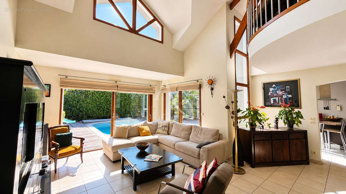 Maison Contemporaine de 171 m²  avec piscine et double garage - Longchamp/Gaudinière - photo 3