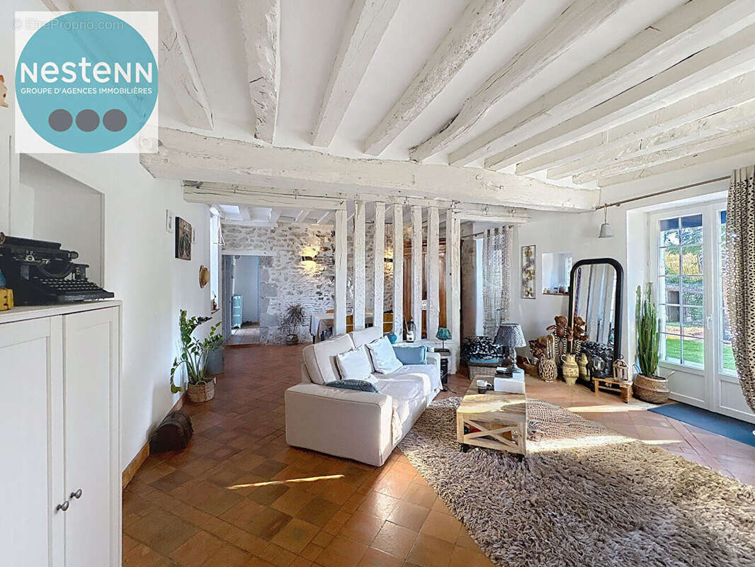Maison à SAINT-DENIS-DE-L'HOTEL
