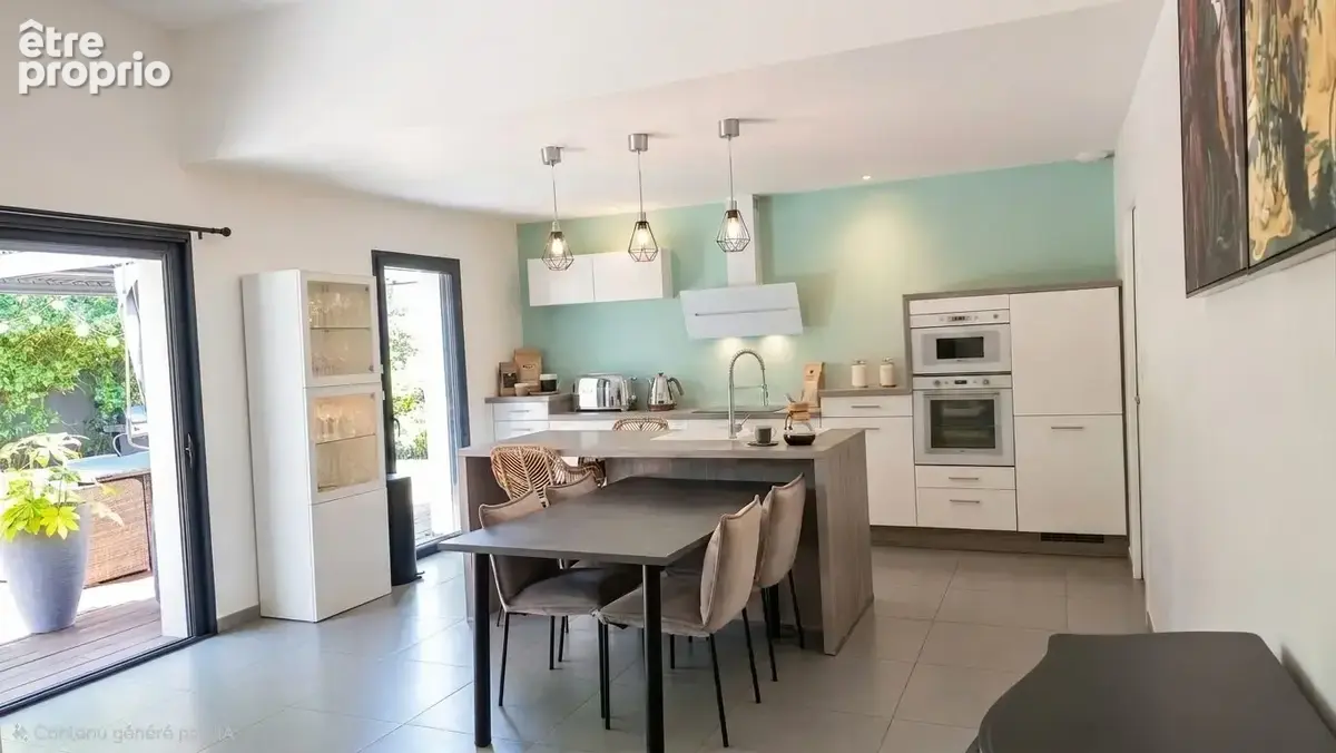 Maison 121 m² à Saint-Etienne-De-Montluc  - photo 2