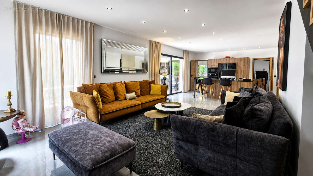 Au calme absolu, villa contemporaine année 2023 - t5 avec piscine - photo 4