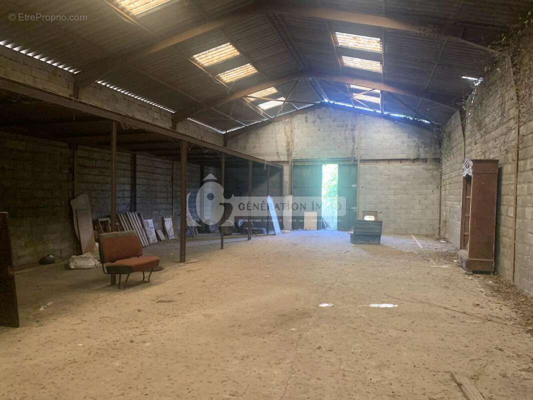 HANGAR à vendre sur Arles - photo 2