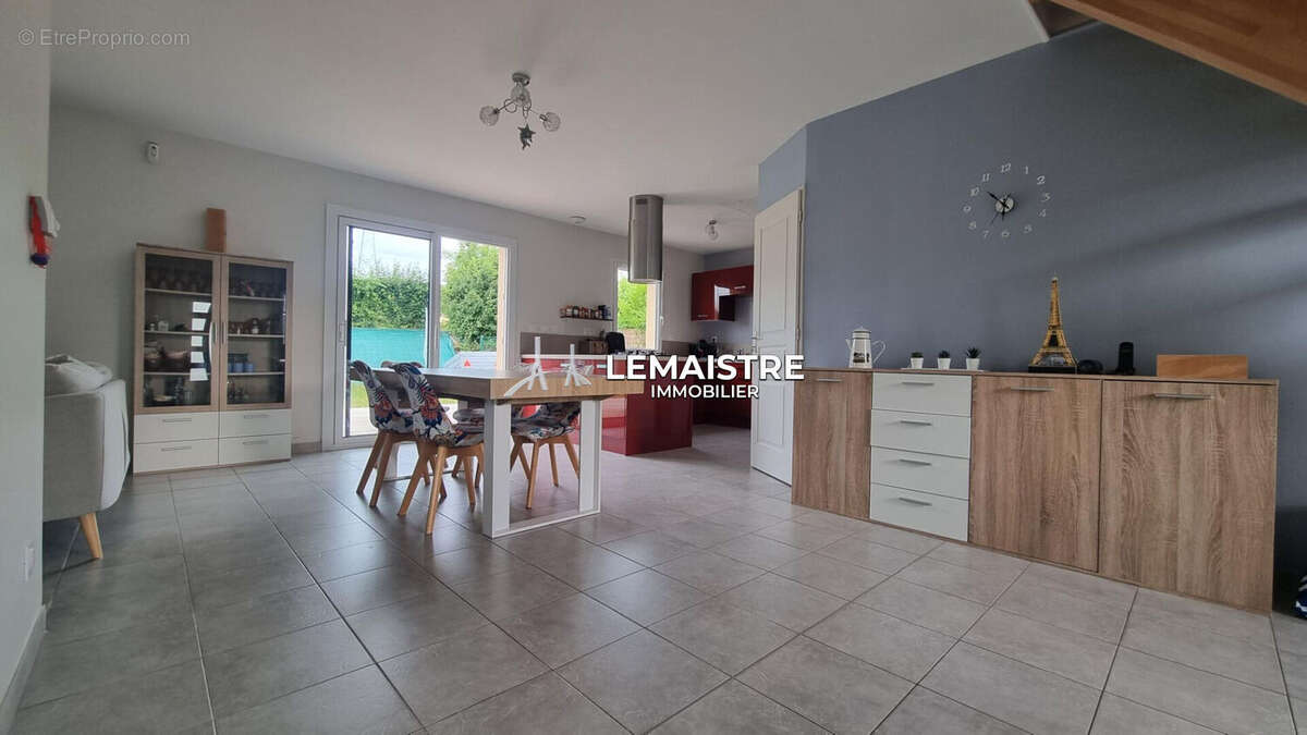 Maison à SAINT-PIERRE-DE-MANNEVILLE