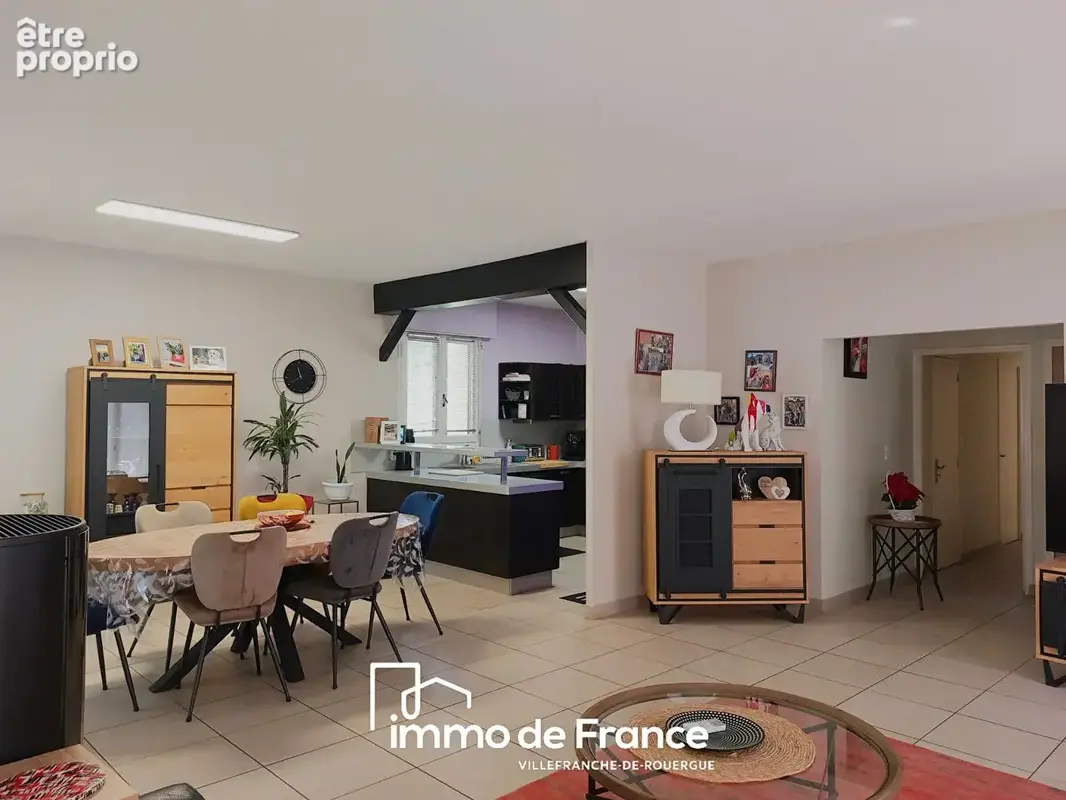 Maison de plain-pied avec piscine sur un terrain de 2 478 m² - photo 4