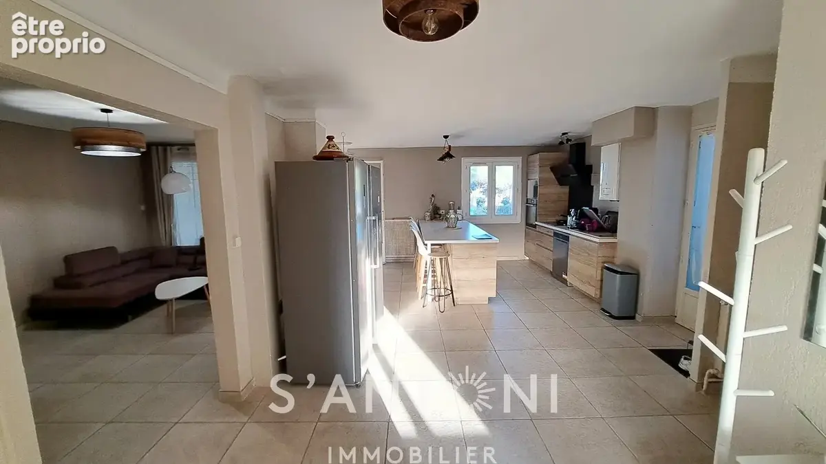 Agde  spacieux t4 rénové  85 m²  3 chambres  balcon  parking - photo 5