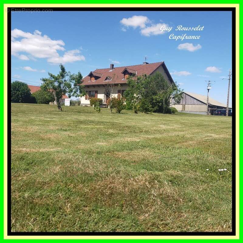 Maison à COURCELLES-LES-SEMUR