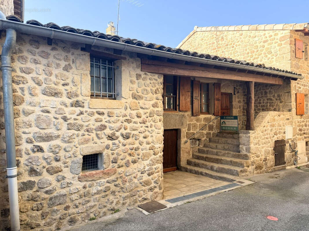 Maison à COLOMBIER-LE-VIEUX
