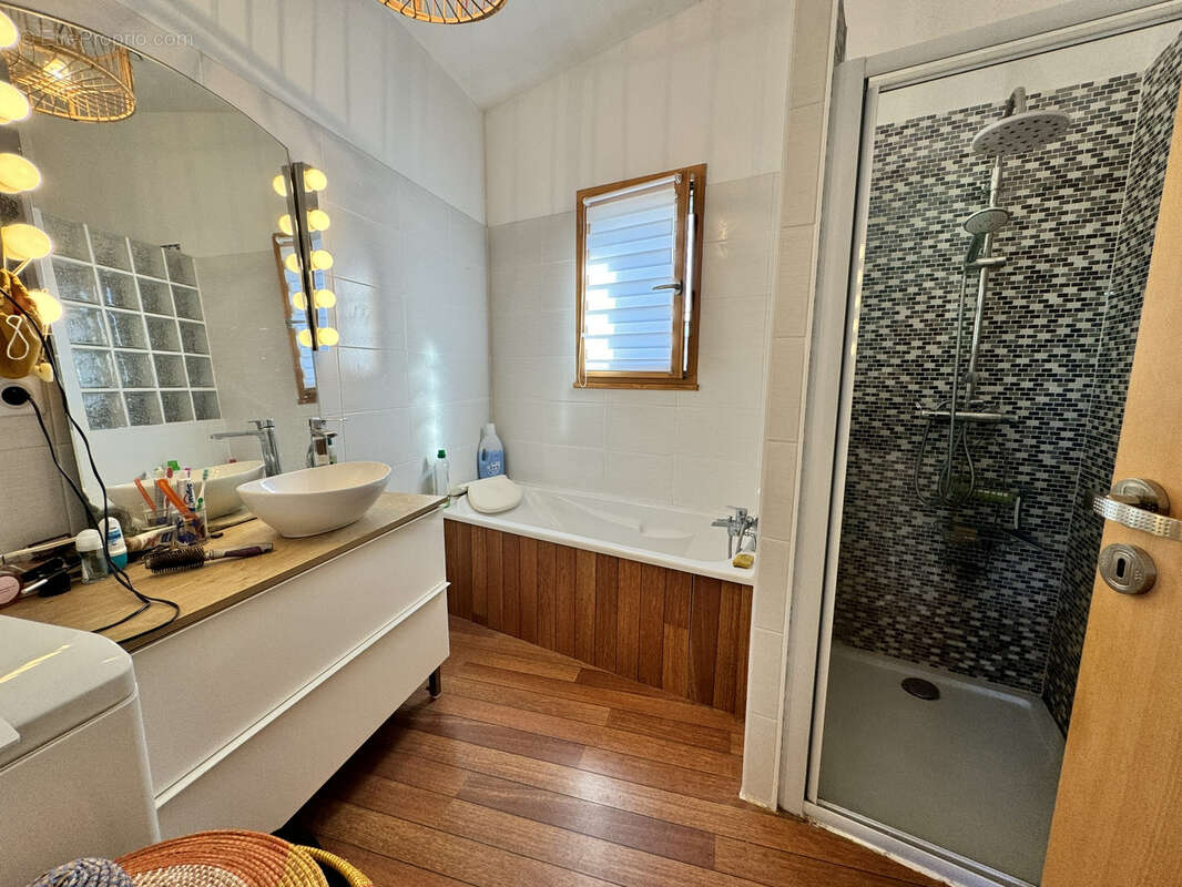 Maison à ONET-LE-CHATEAU