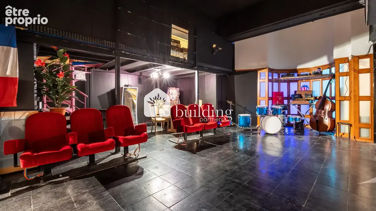 République Paris 11ème - Local commercial 829,24 m² - photo 3