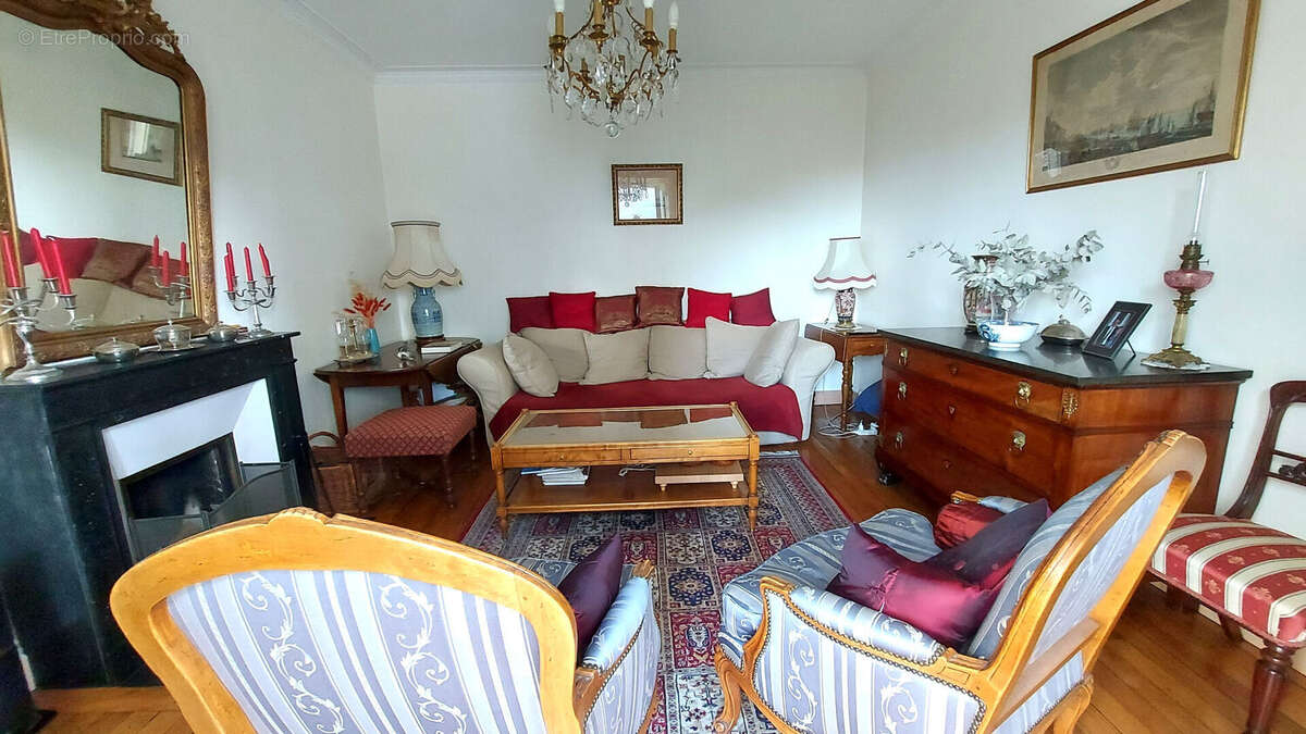 Appartement à VERSAILLES