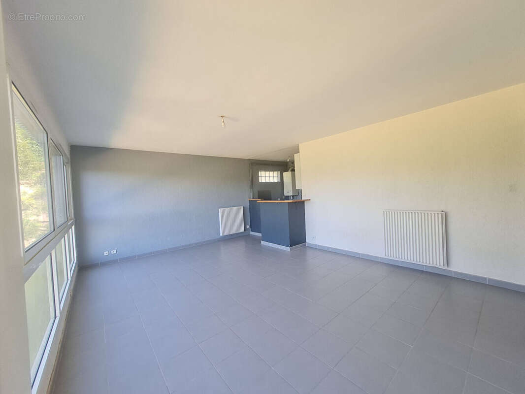 * Vue Mer * APPARTEMENT 3 Pièces avec 2 Chambres et coin nuit * (83430) SAINT MANDRIER SUR MER *3 pièce(s) 76.75 m2 - photo 5