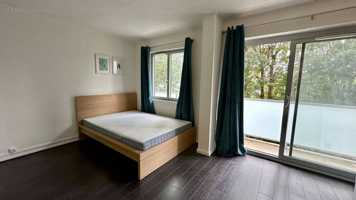 Appartement à FRESNES