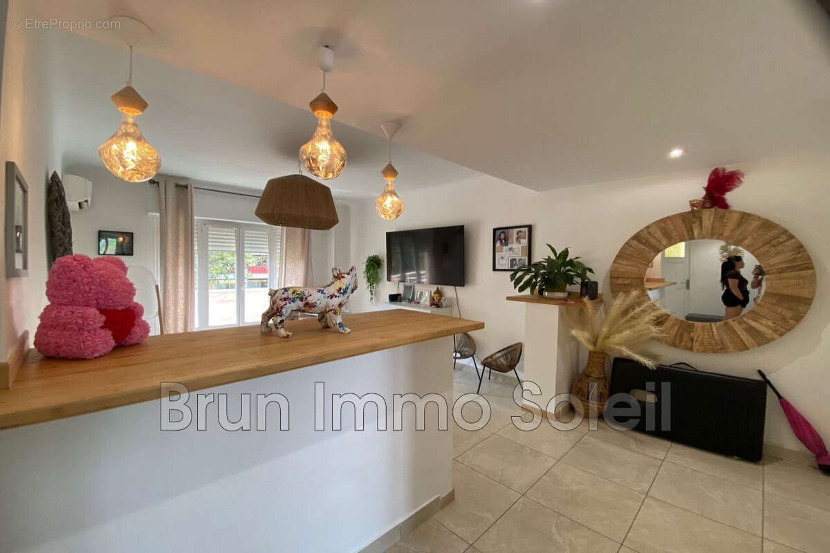 Appartement 63 m² à Cagnes-Sur-Mer  - photo 2