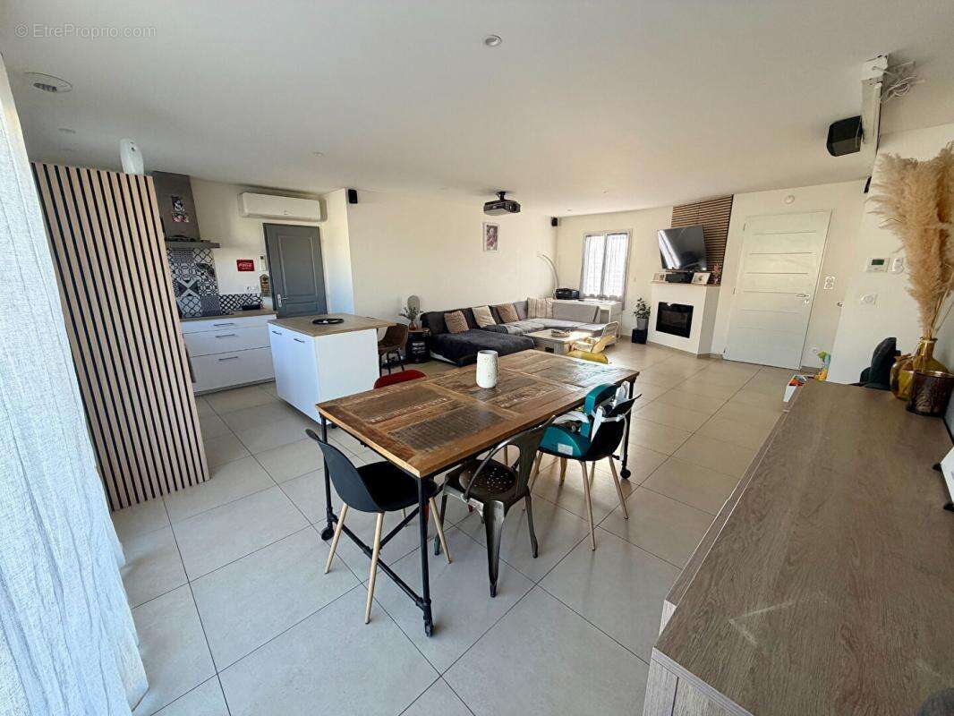 Maison Semussac 5 pièce(s) 92 m2 plain pied - photo 3