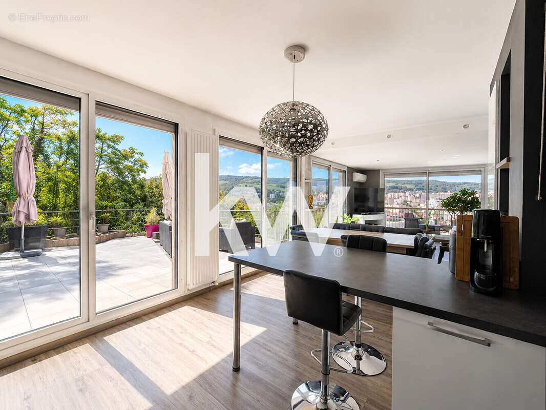 Appartement à SAINT-ETIENNE