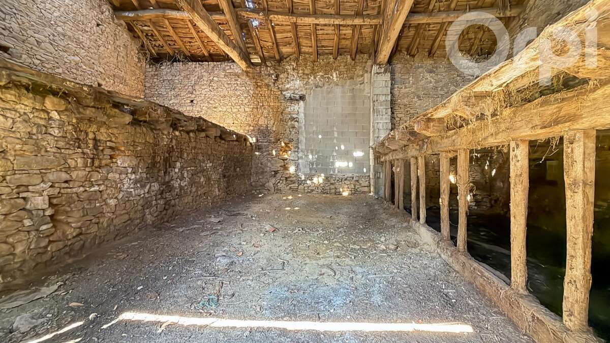  Maison à rénover avec ses 3 granges - photo 23