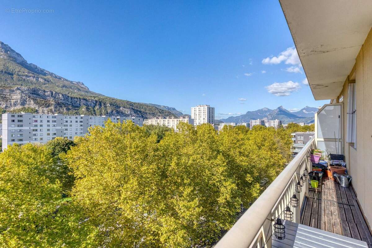 Appartement à LE PONT-DE-CLAIX