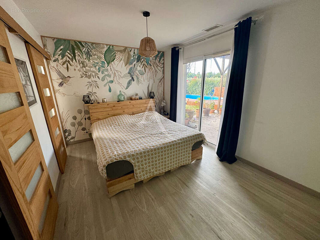 Maison à CASTELNAU-VALENCE