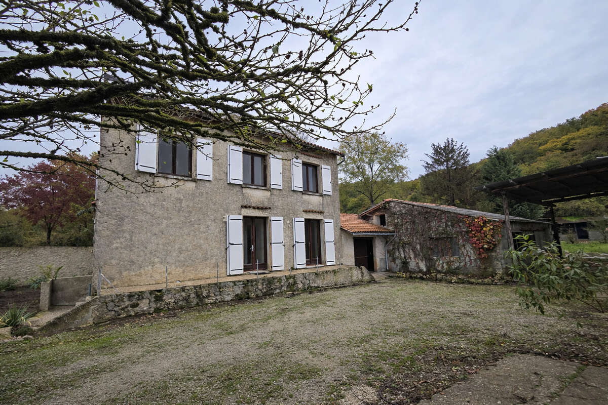 Maison à ASNIERES-SUR-NOUERE