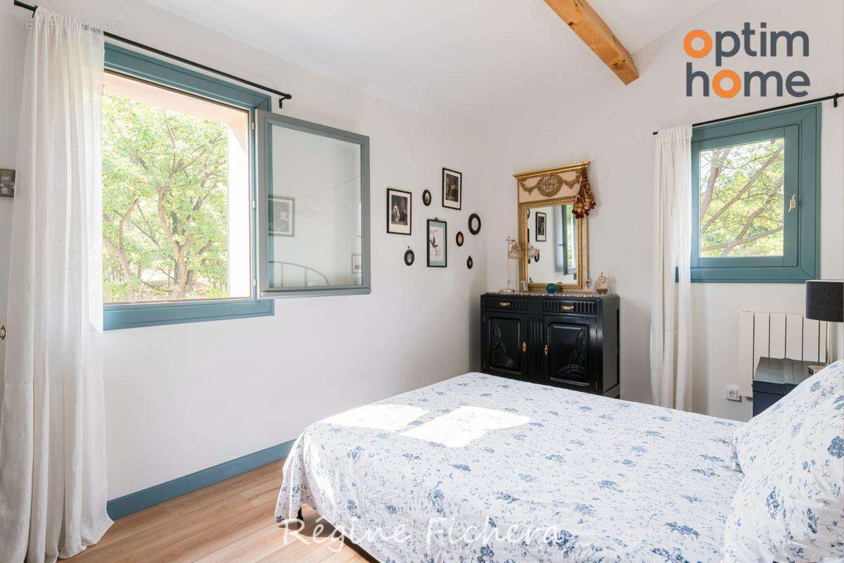 Puyloubier — Maison d'architecte au pied de la montagne Sainte-Victoire - photo 11