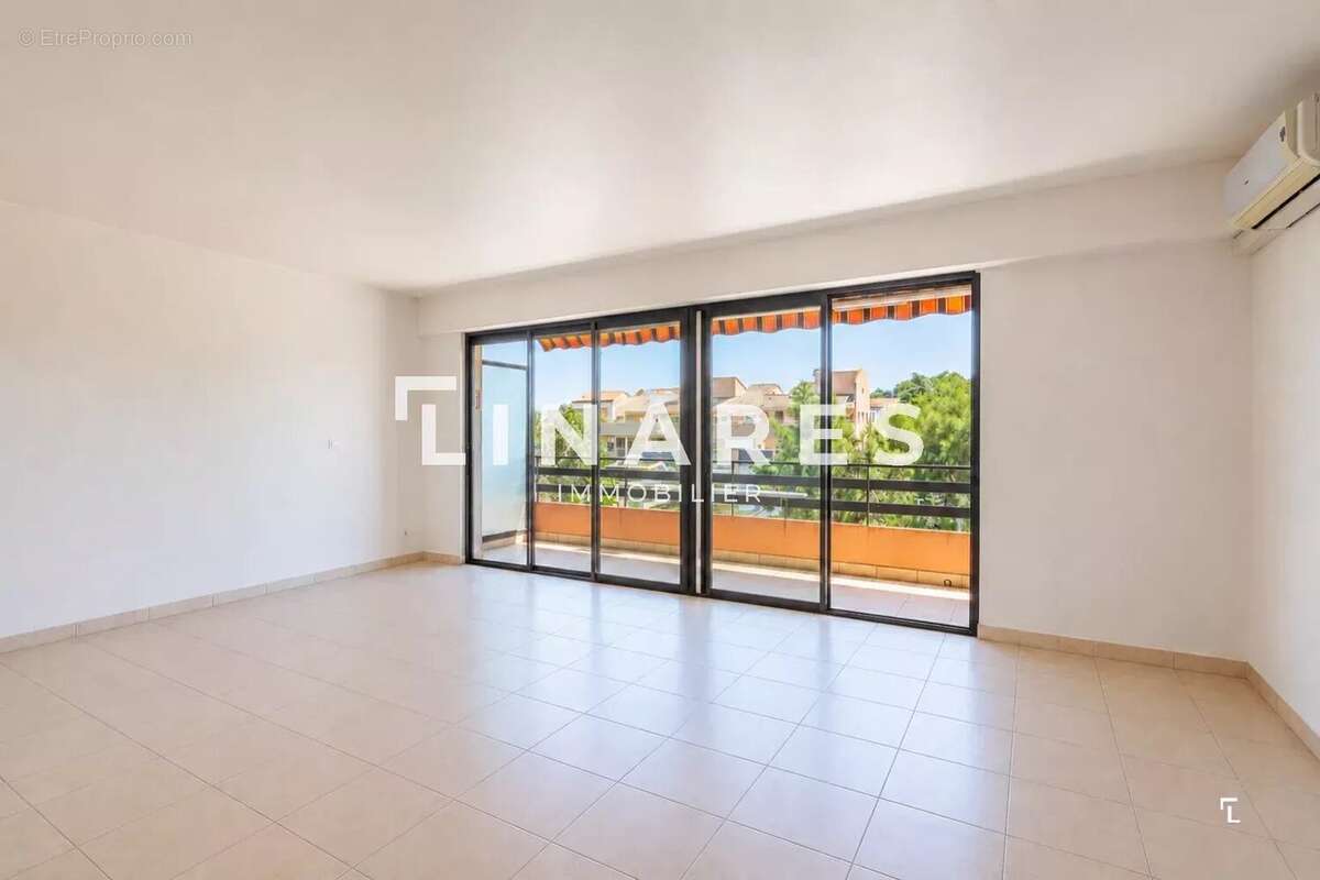 L'AZUR - Appartement T3 de 76m2 - Terrasse  - 83240 CAVALAIRE SUR MER - photo 5