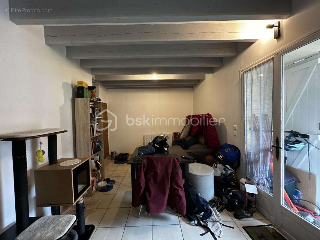 Ensemble immobilier à Égreville. Idéal investisseur ou résidence principale avec revenu locatif - photo 11