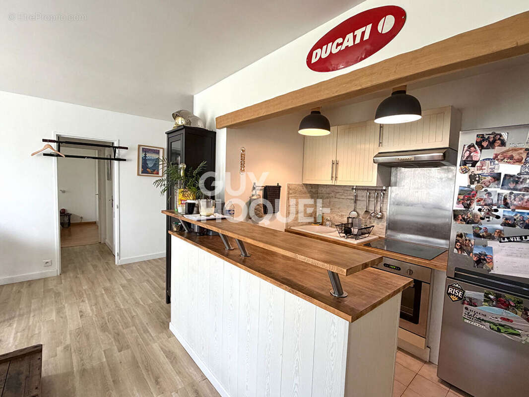 Appartement à LE COUDRAY-MONTCEAUX