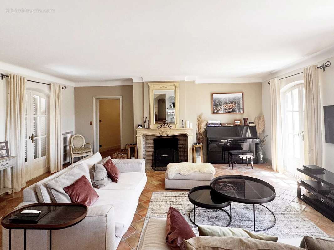 Maison à MOUGINS