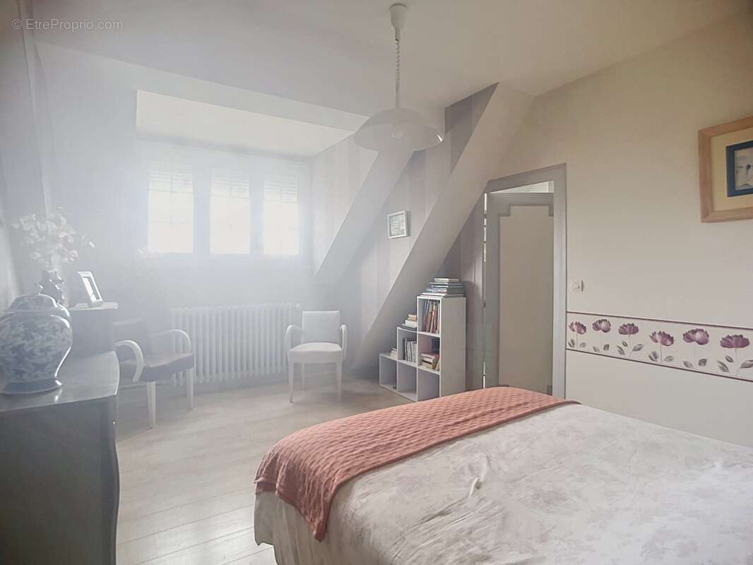 Saint-roch – le charme des belles pierres dans un écrin de verdure, maison de plus de 190 m2 habitables, 5 chambres - photo 6