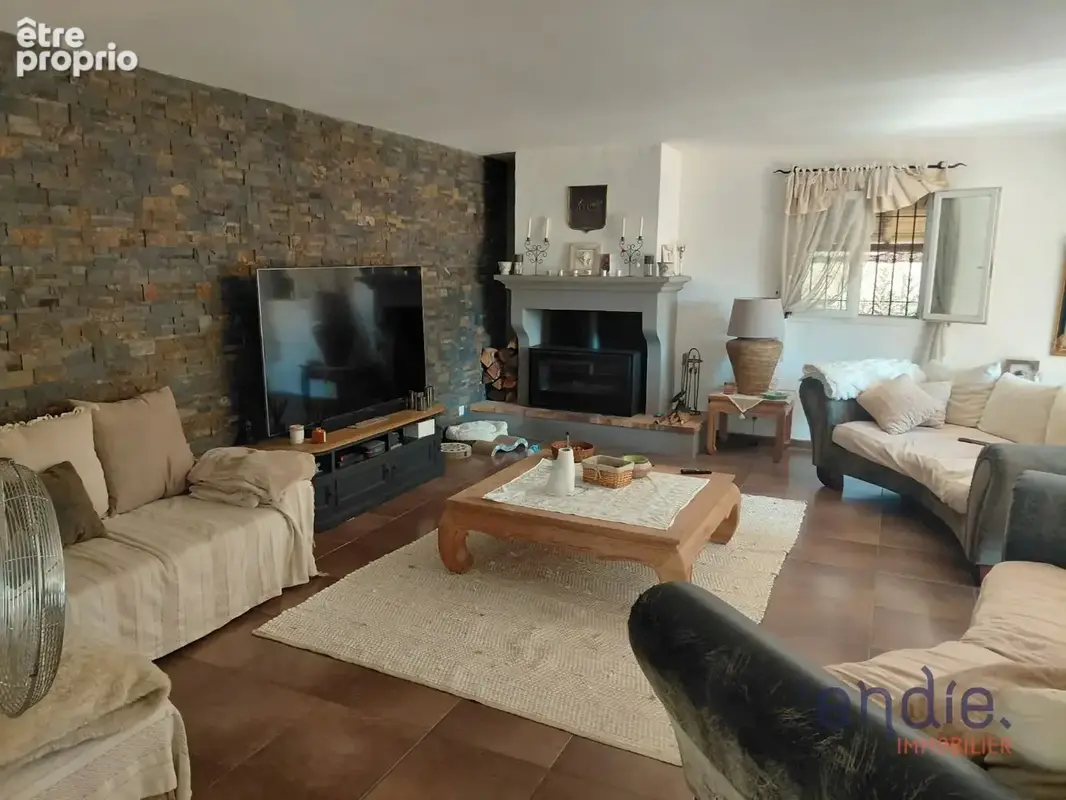 St Antonin du var villa plain pied 240 m² sur 1500  m² avec piscine - photo 26