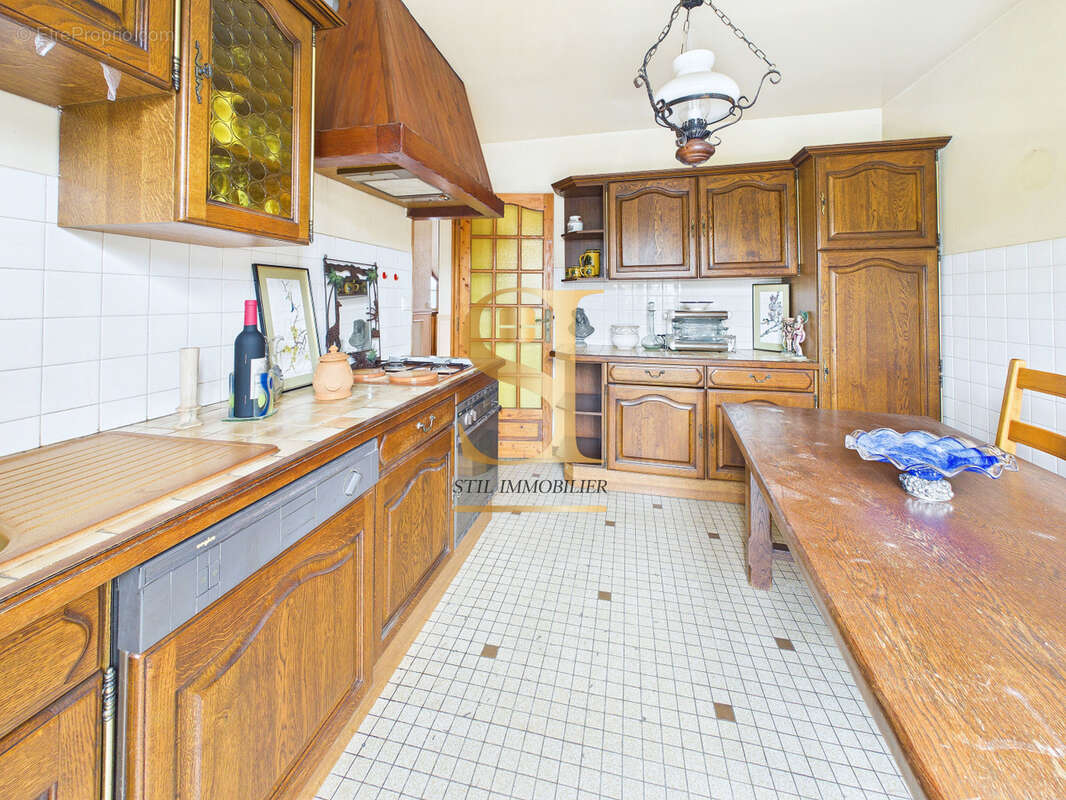 Maison 212 m² à Leuville-Sur-Orge  - photo 6