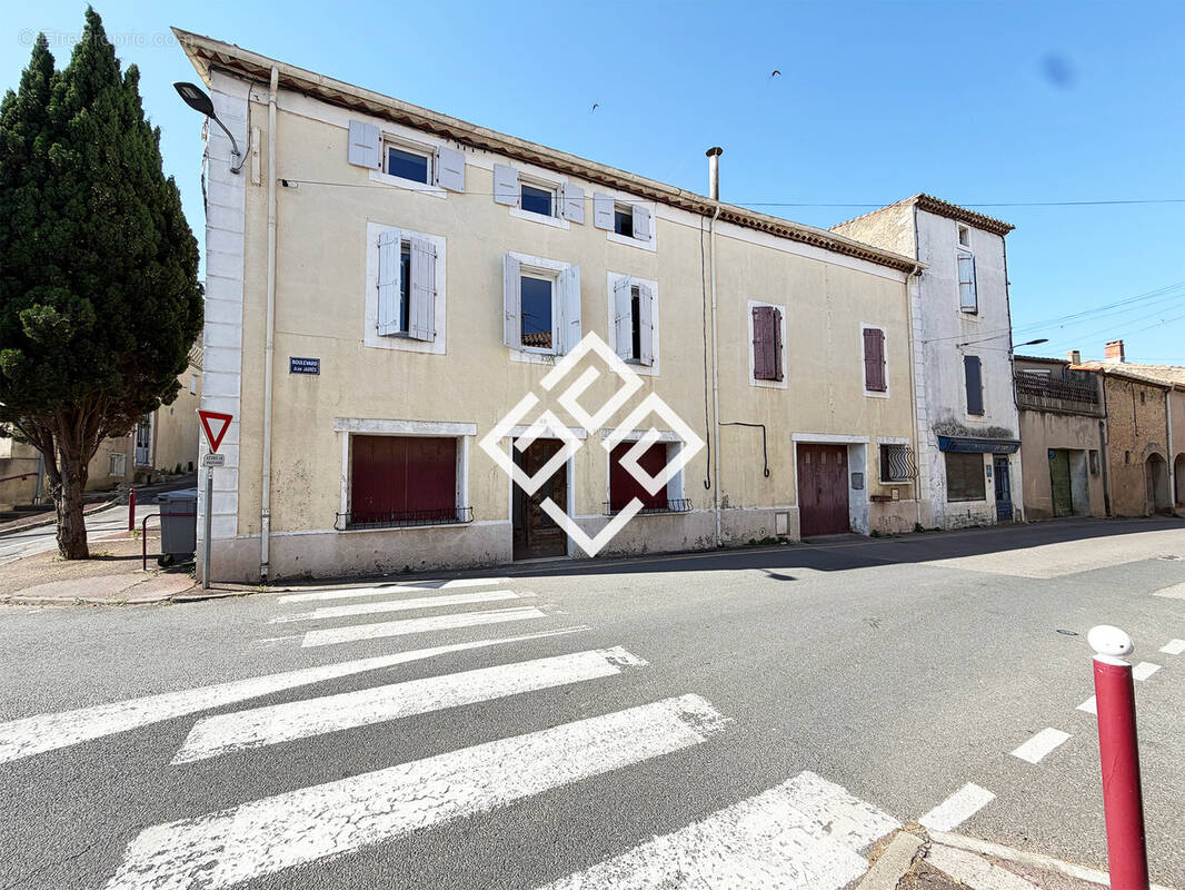 Maison à OUVEILLAN