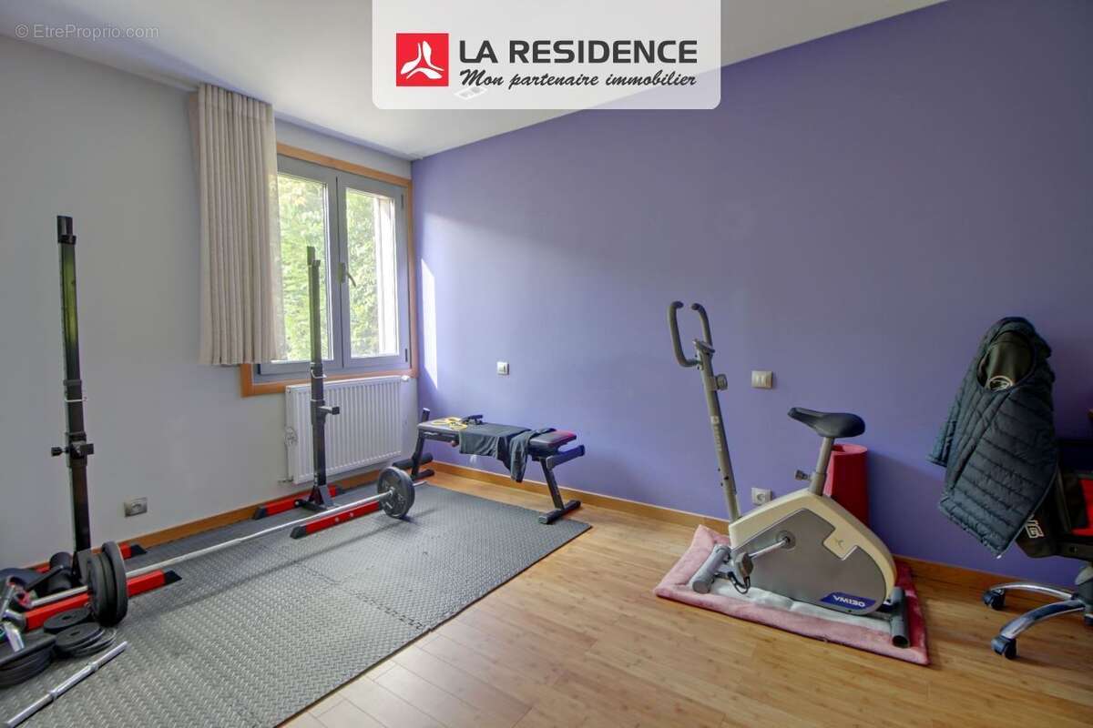 Maison à LES CLAYES-SOUS-BOIS