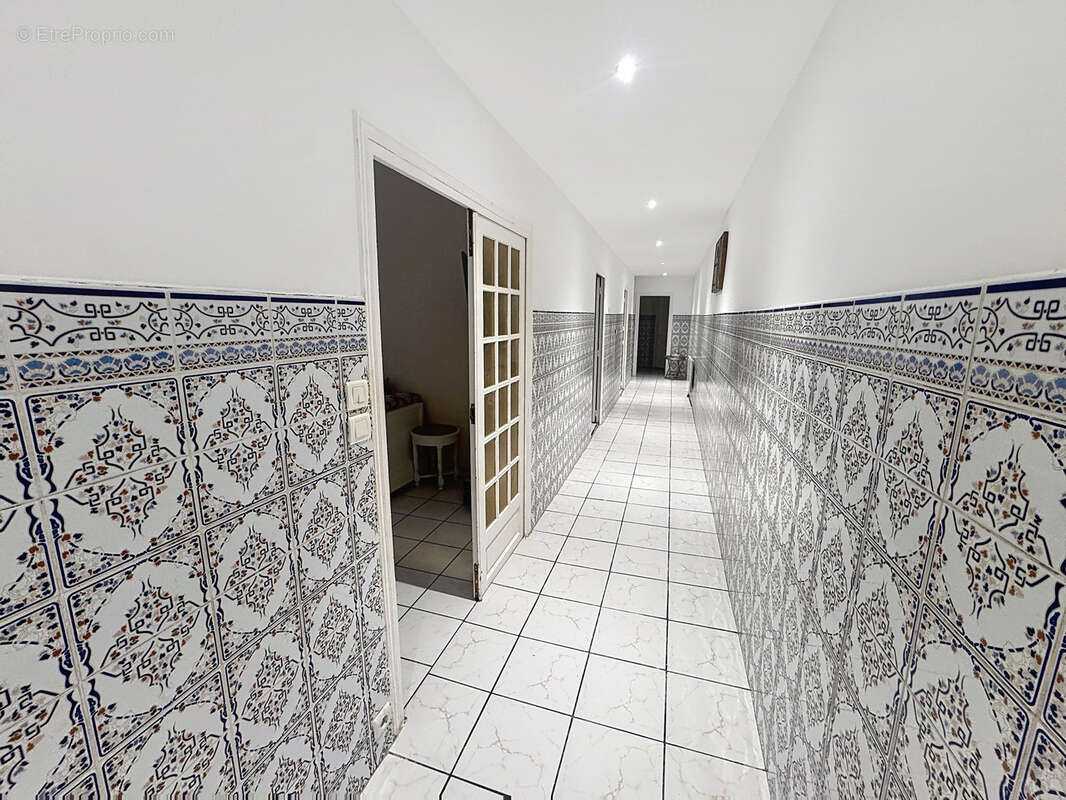 charité / t6 146m2 garage cour intérieure - photo 13