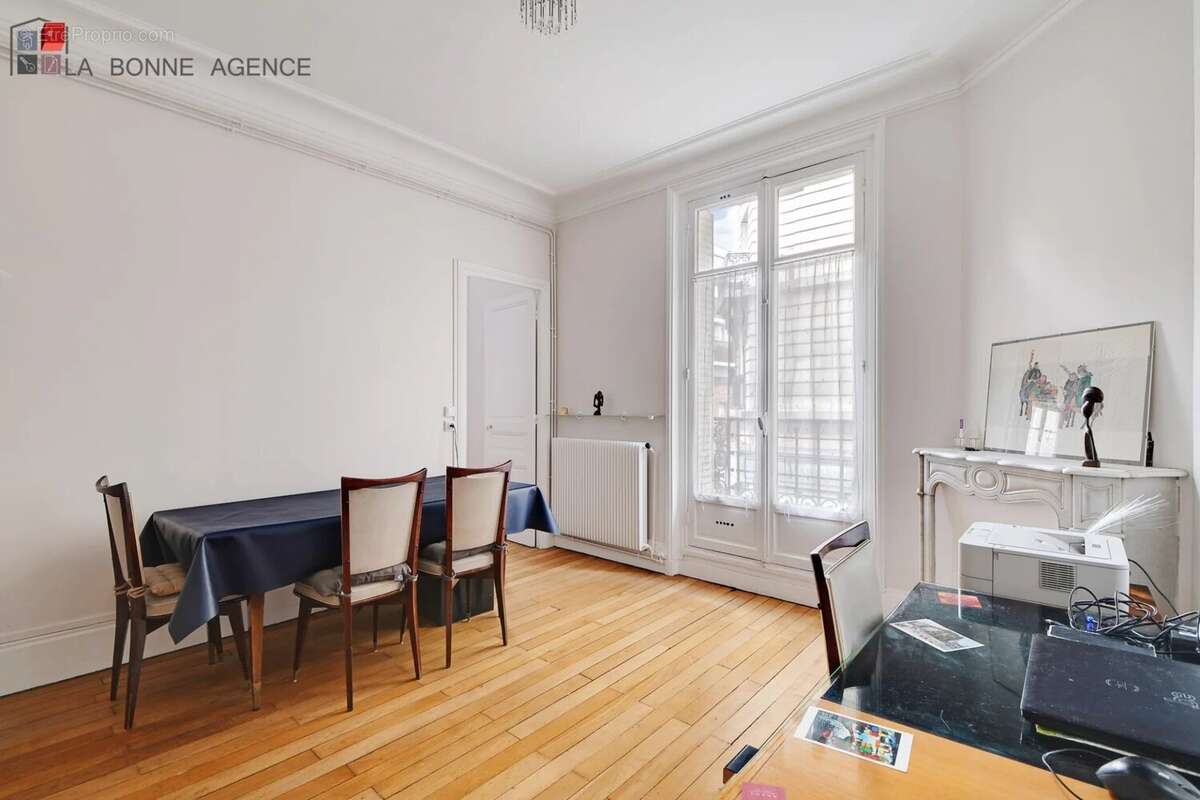 Appartement à PARIS-15E