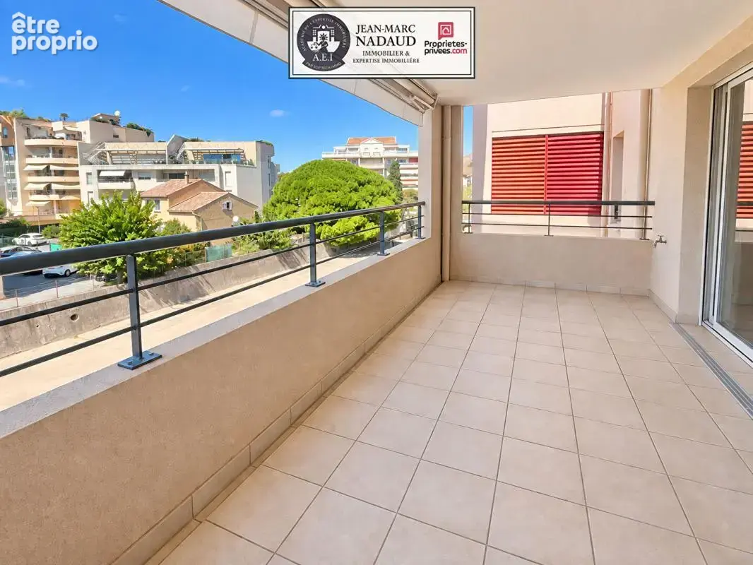 Saint-Raphaël-Vieux Port -T4, 91m2 - grande terrasse - climatisation- 2 grands garages avec espaces de stockage - photo 4