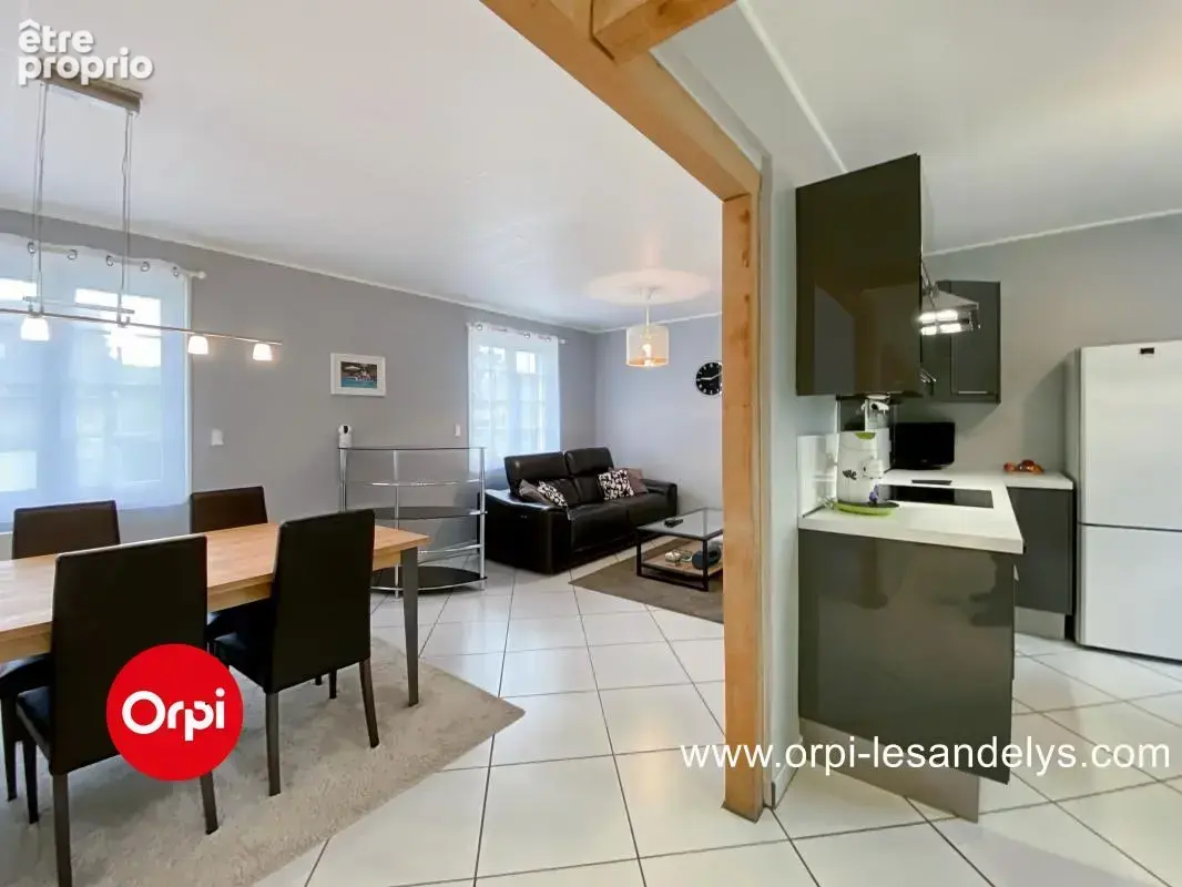 Maison de Plain-Pied en Parfait État avec Sous-Sol Total - photo 7