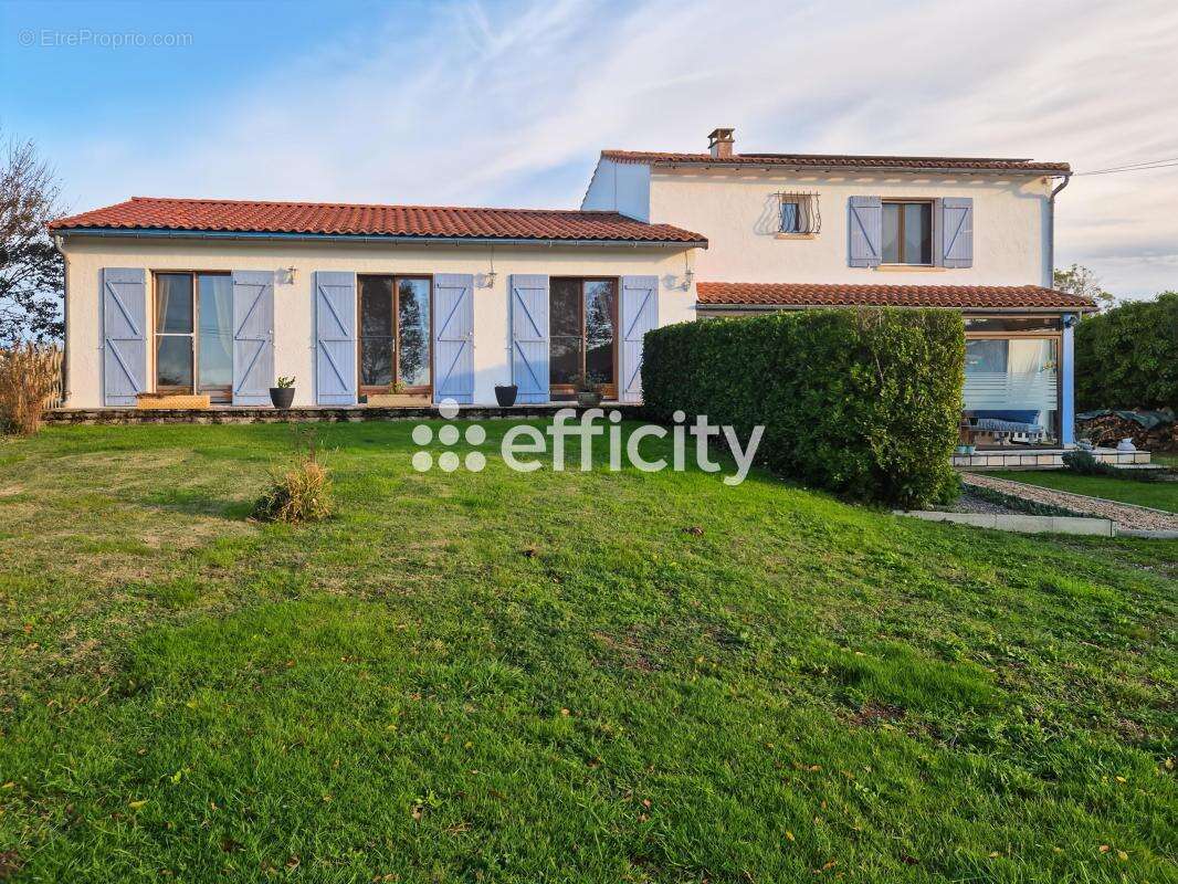 Maison à PORT-DES-BARQUES