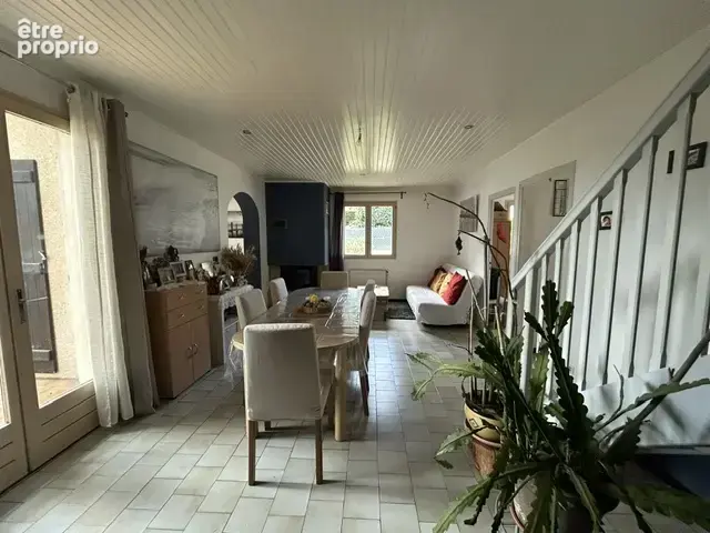 Maison à vendre à ANNONAY avec 4 chambres et terrain attenant. - photo 7