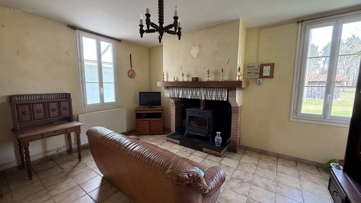 Maison à LUXEY