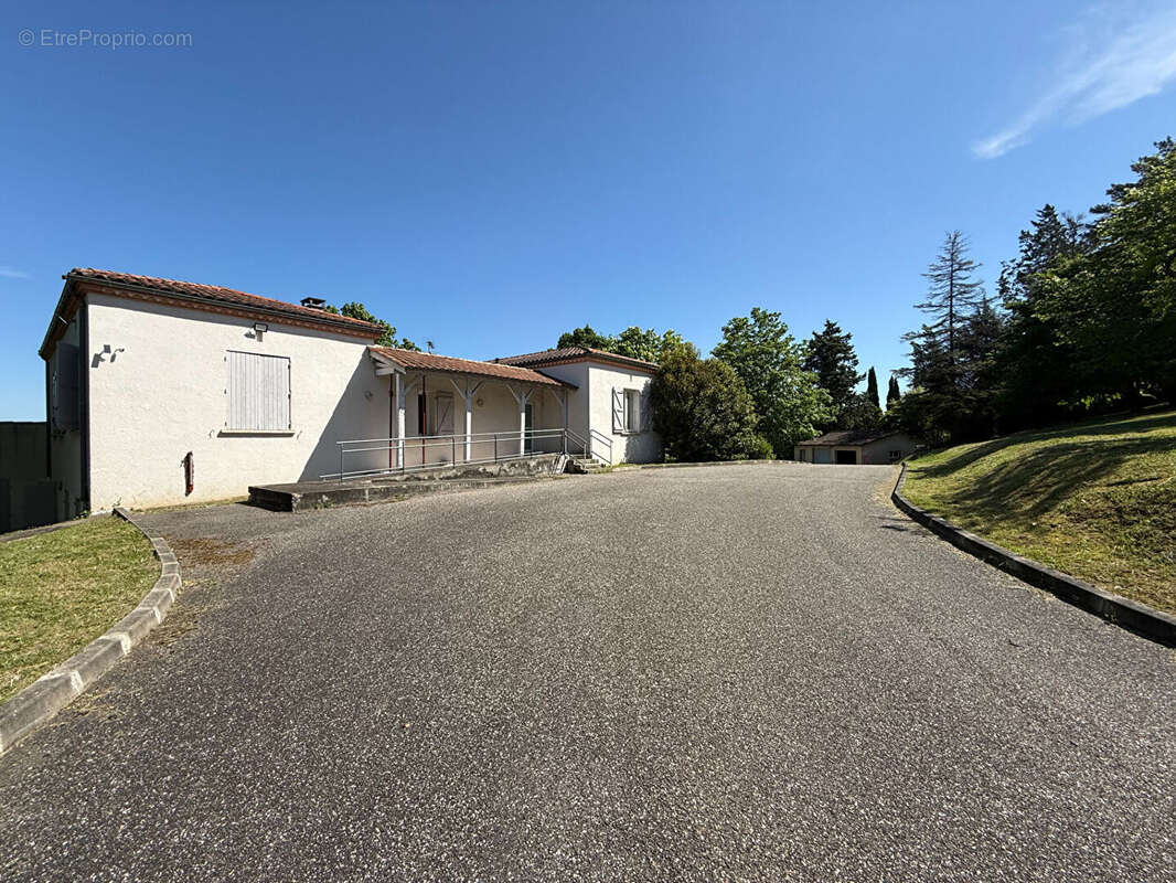 Maison à PUJOLS