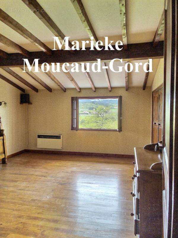 Maison à BEAUZAC