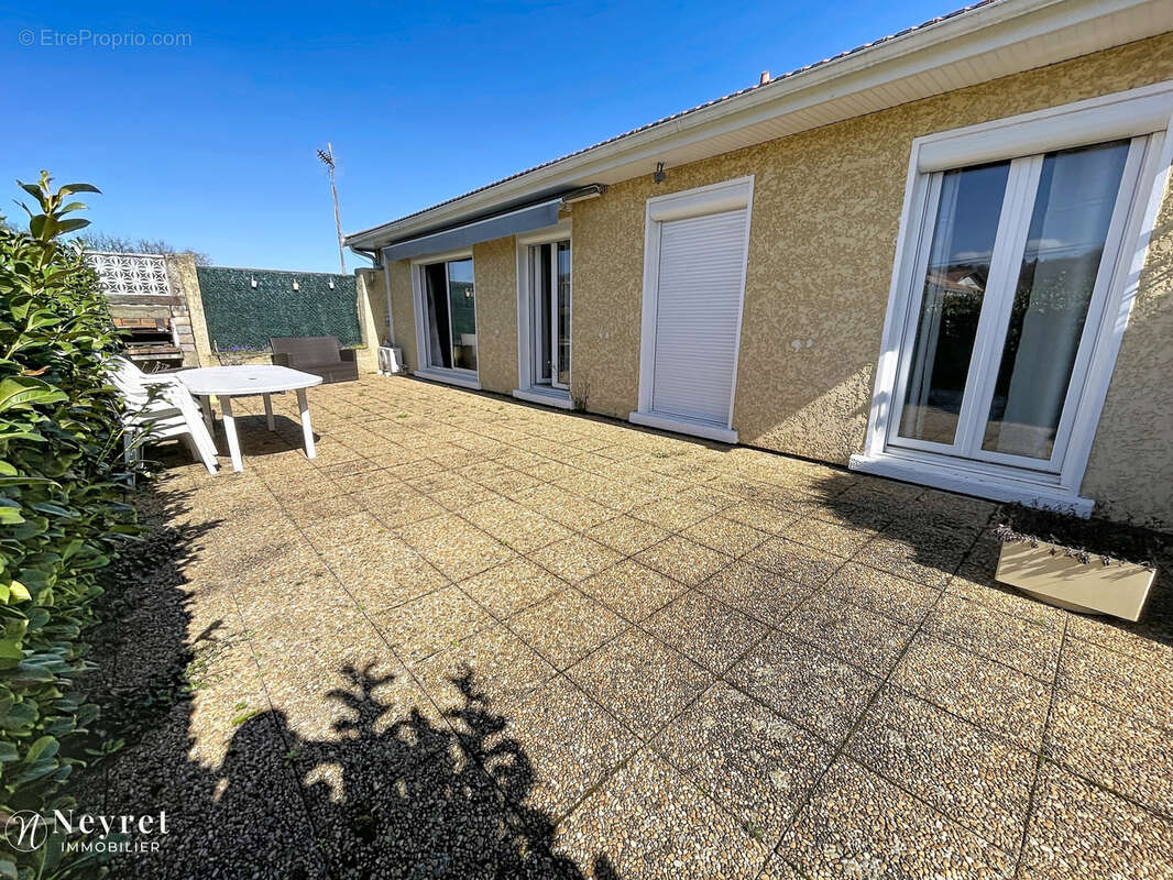 Maison à MONTAGNY