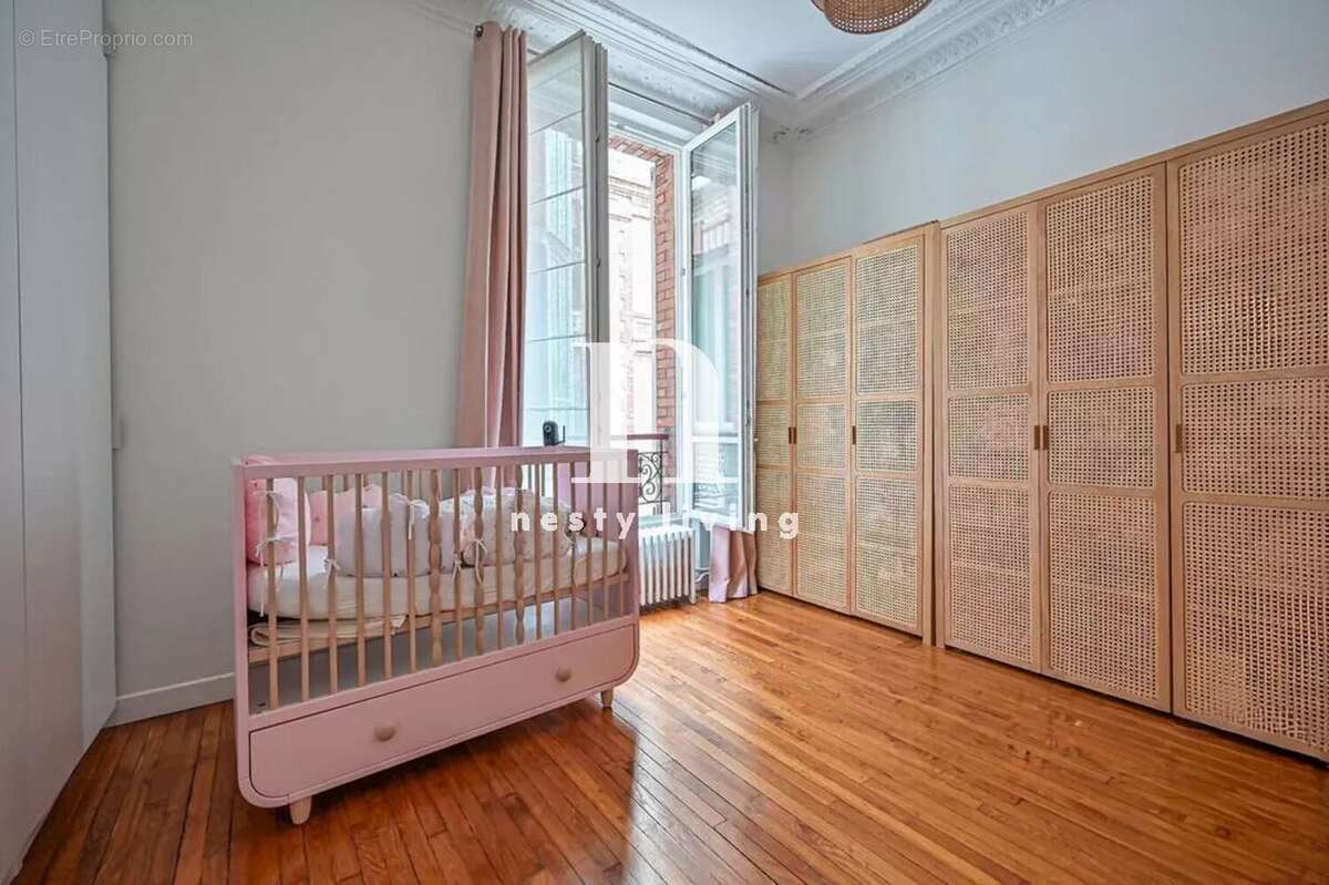 Appartement à PARIS-17E