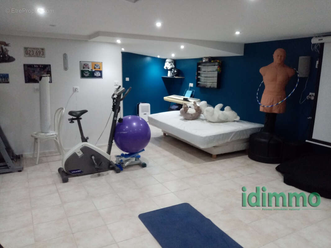 Magnifique ensemble immobilier de 350 m2, avec 2 logements , dans un lieu recherche, avec piscine sur un terra - photo 27
