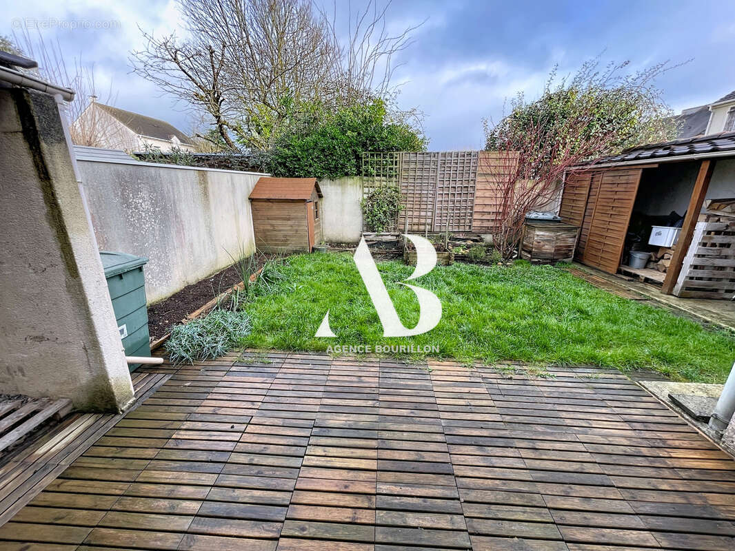 Maison à VERNEUIL-L'ETANG