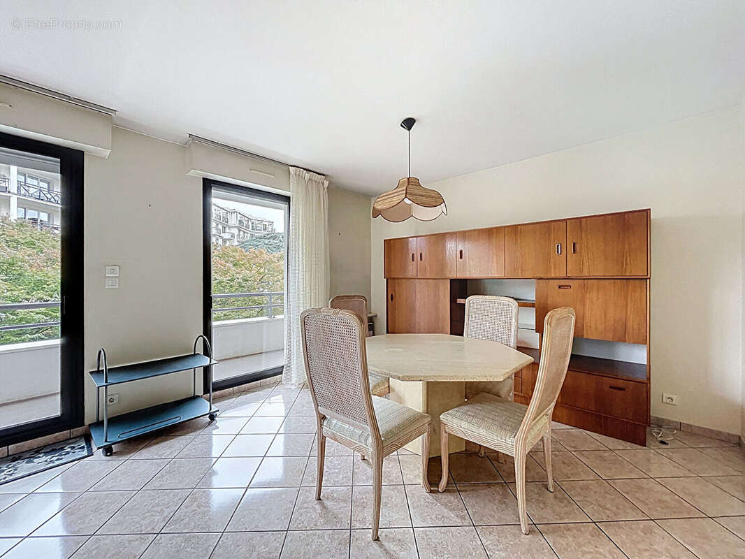 Appartement à CHATILLON