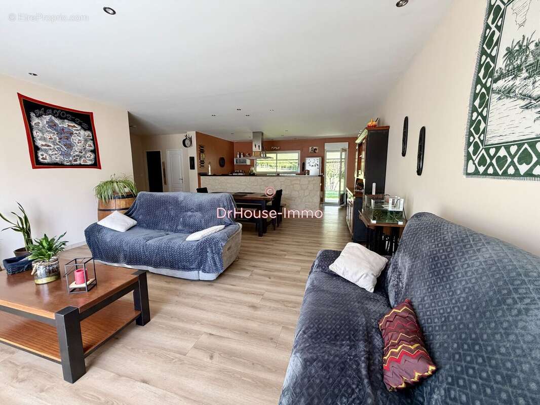 Maison à SAINT-LEON-SUR-L'ISLE