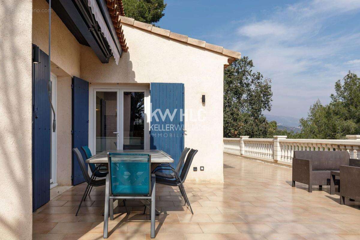 Maison à SAINT-LAURENT-DU-VAR