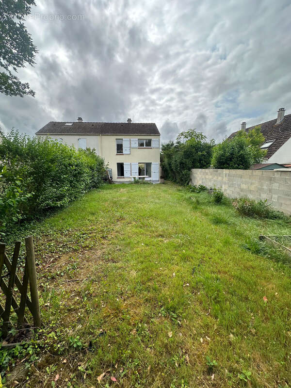 Maison à SAVIGNY-LE-TEMPLE