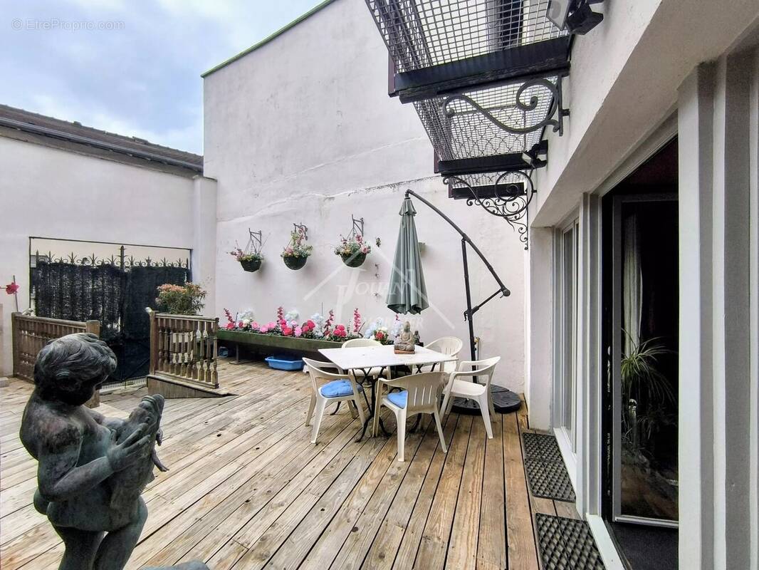 Maison à MONTAIGUT